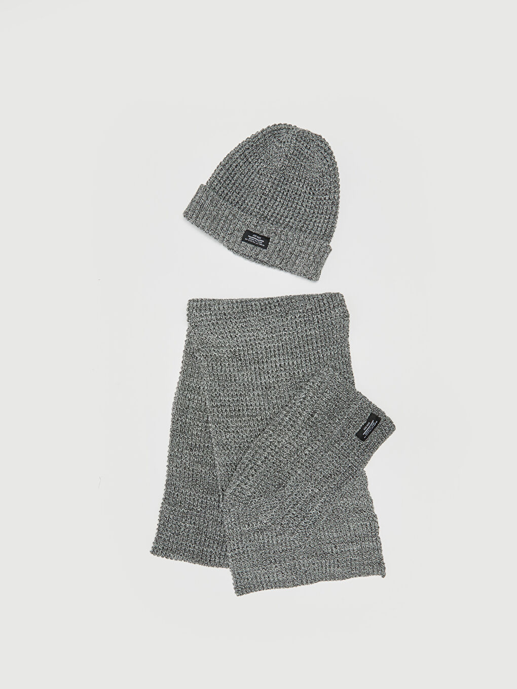 Gri Etiket Baskılı Erkek Triko Bere ve Atkı