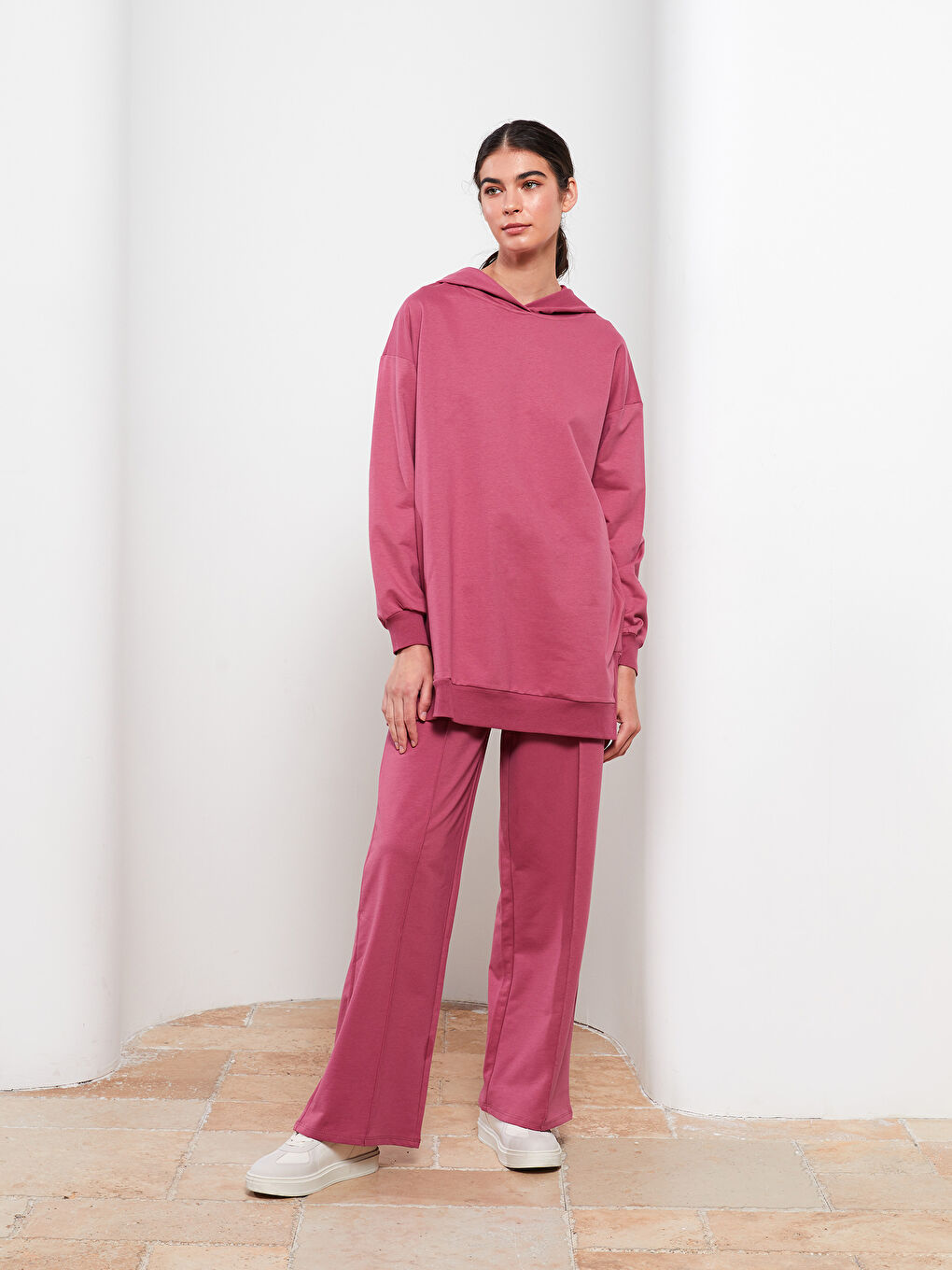 تونيك سويتشيرت كم طويل عادي بكابوش للسيدات-1