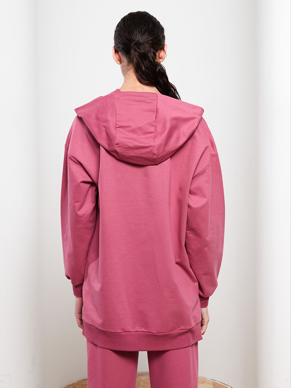 تونيك سويتشيرت كم طويل عادي بكابوش للسيدات-4