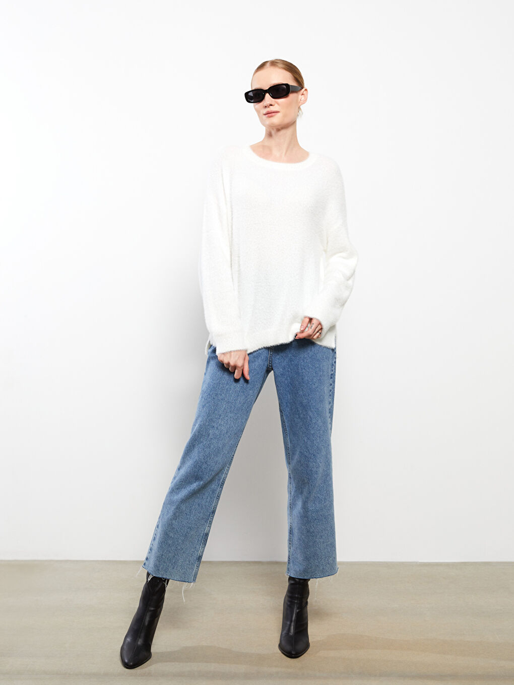 Crew Neck Plain Long Sleeve Women's Knitwear Sweater-1