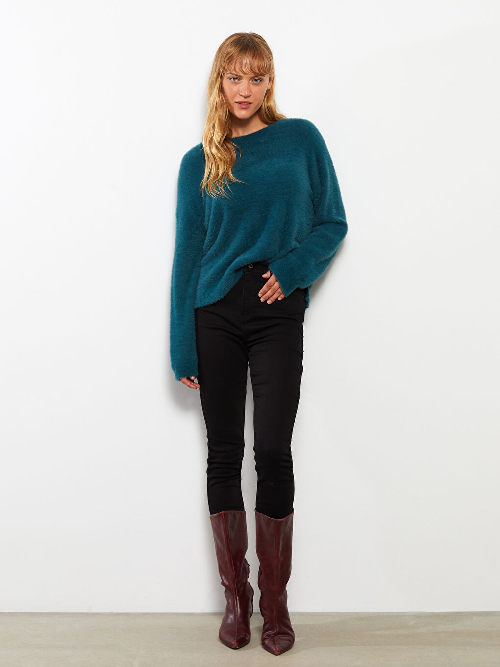 Crew Neck Plain Long Sleeve Women's Knitwear Sweater-1