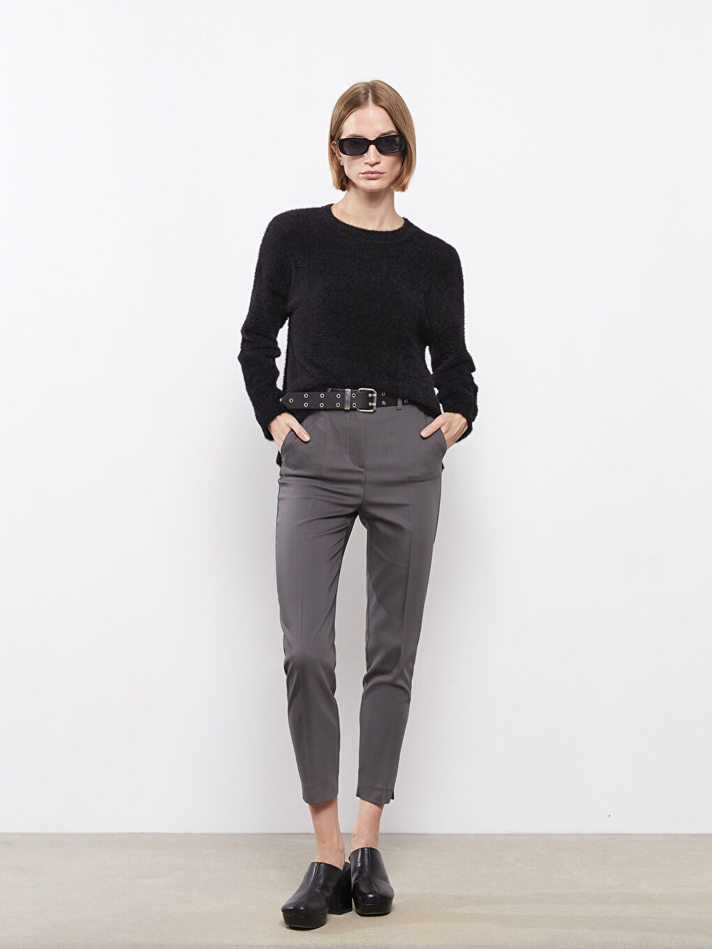 LCWAIKIKI Basic Crew Neck Plain Long Sleeve Women's Knitwear Sweater -W2DK04Z8-K3W