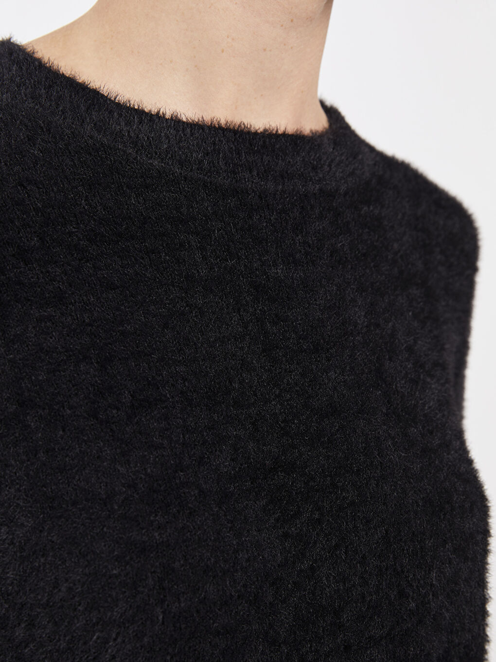 LCWAIKIKI Basic Crew Neck Plain Long Sleeve Women's Knitwear Sweater -W2DK04Z8-K3W