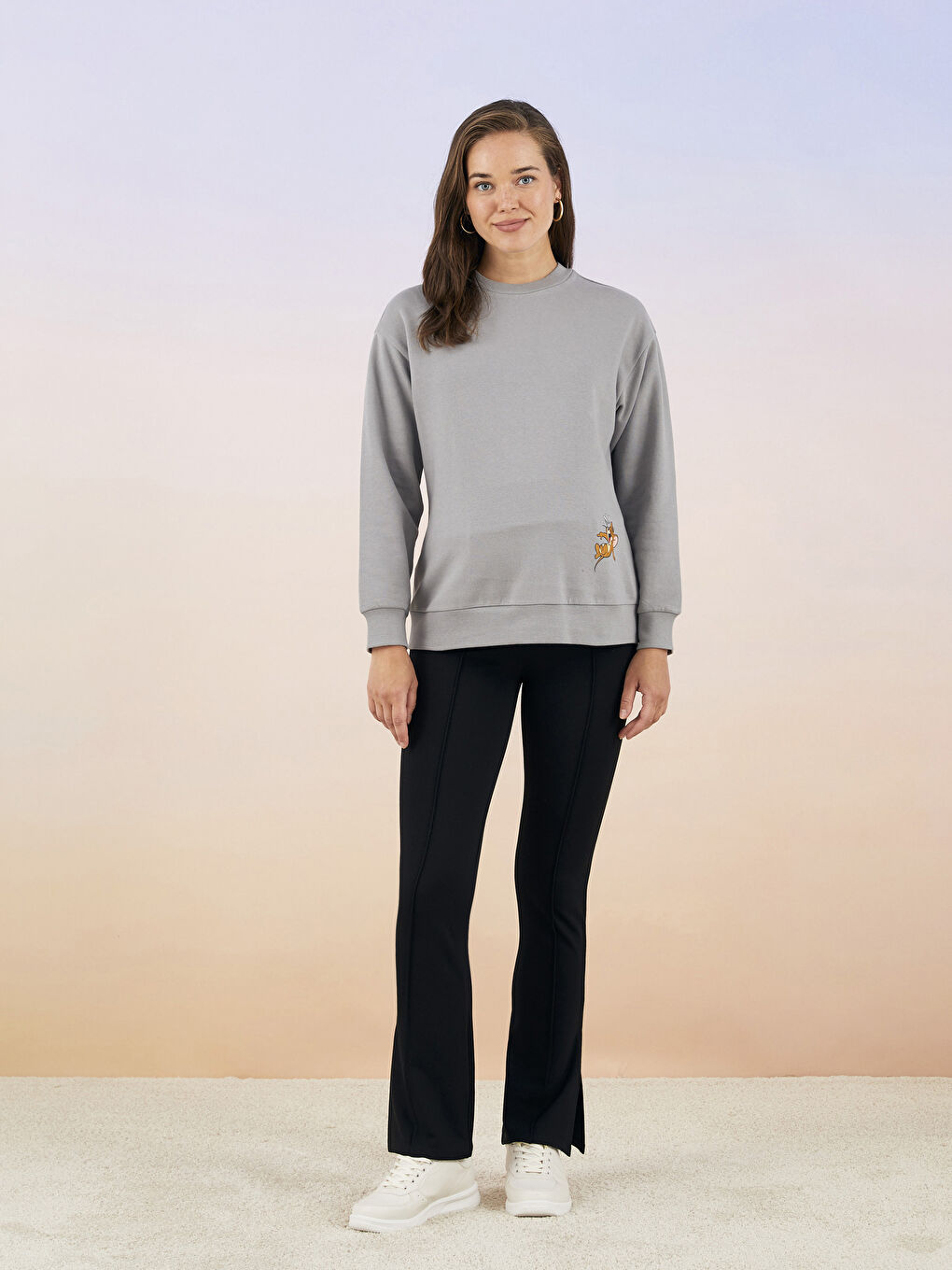 Crew Neck Printed Long Sleeve Maternity Sweatshirt-2