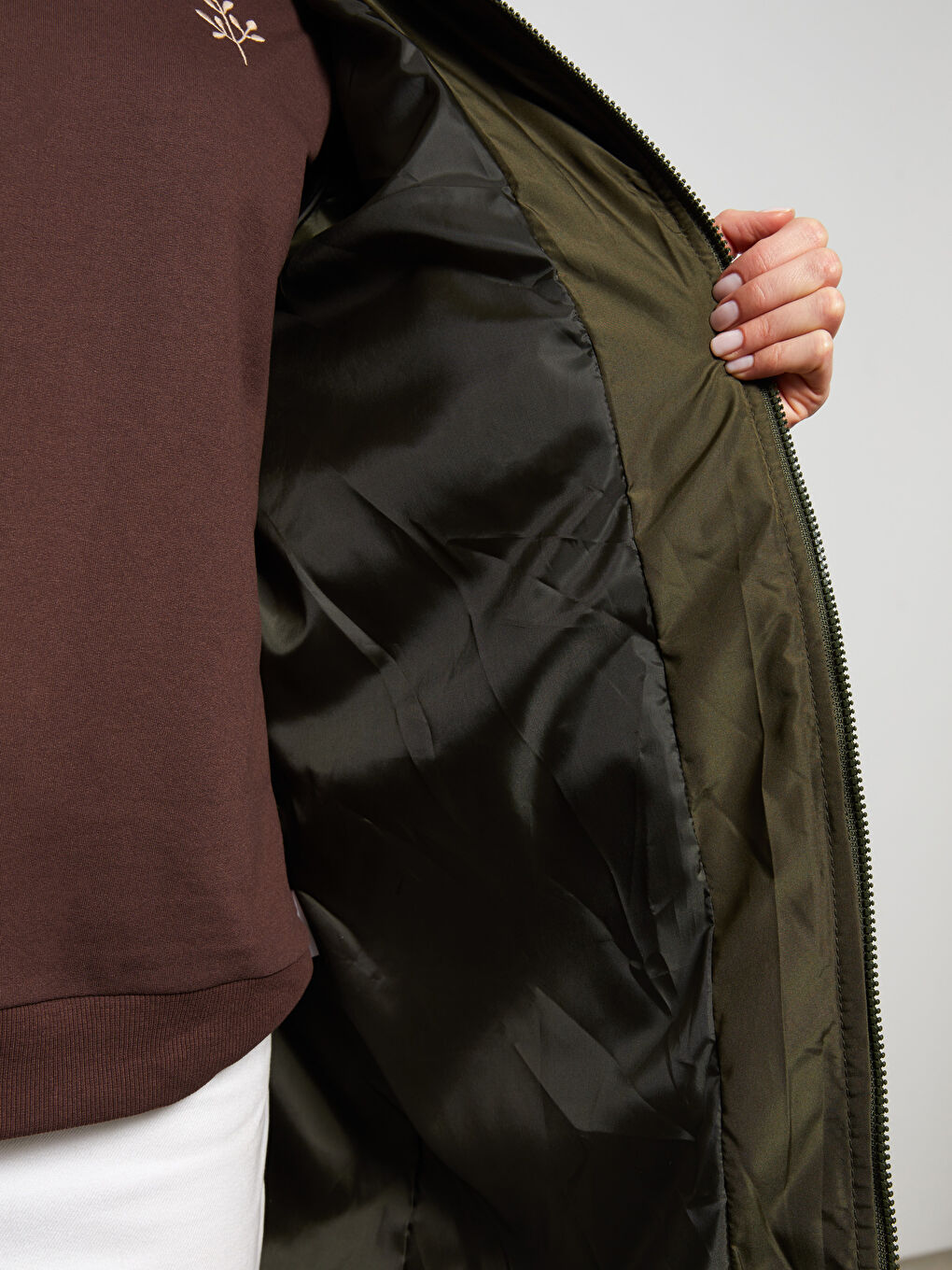 Haki Kapüşonlu Kapitone Kadın Şişme Mont-4