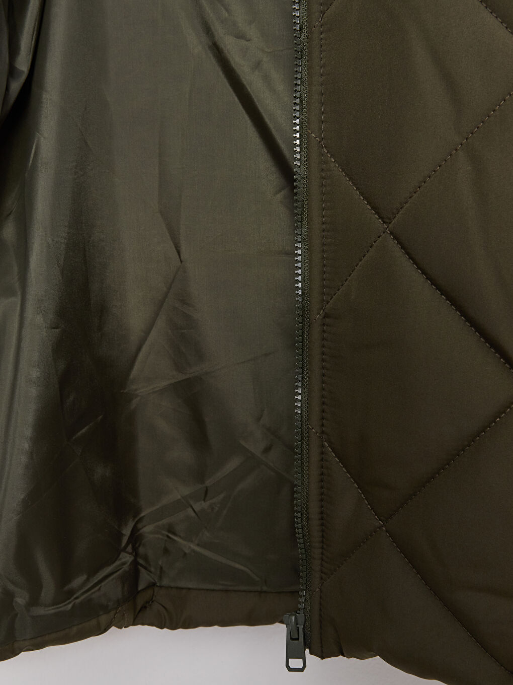 Haki Kapüşonlu Kapitone Kadın Şişme Mont-9