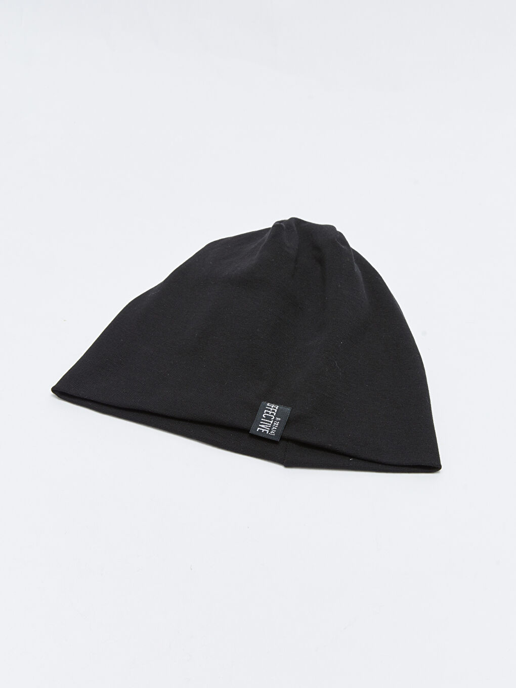 Siyah Etiket Baskılı Erkek Triko Bere-1