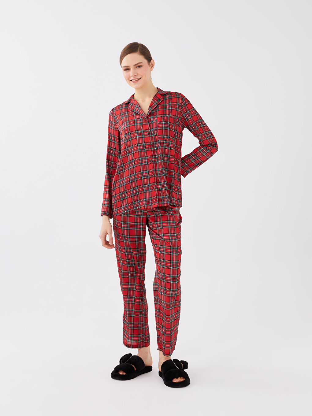 Kırmızı Gömlek Yaka Yılbaşı Temalı Uzun Kollu Kadın Saten Pijama Takımı-2