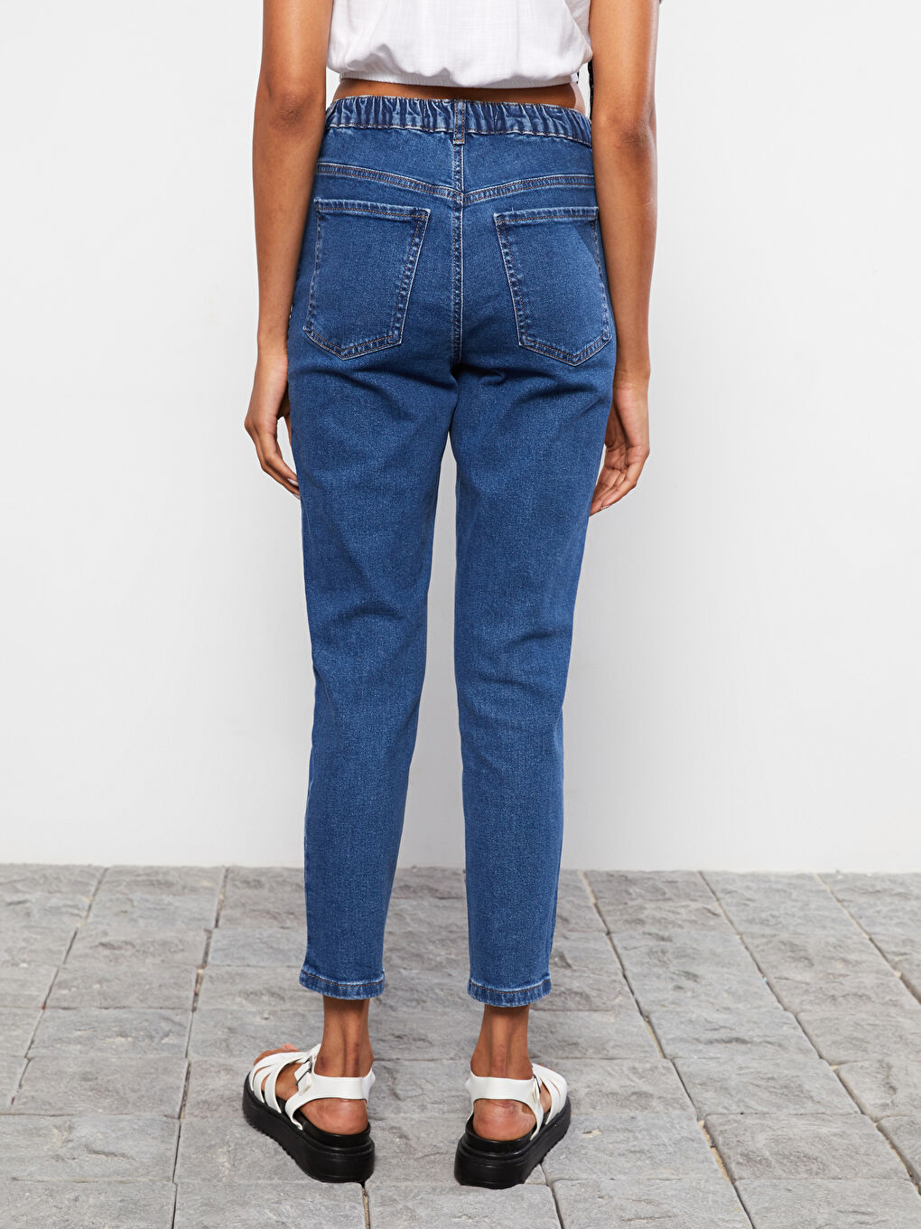 İndigo Kadın Beli Lastikli Mom Fit Düz  Jean Pantolon-4