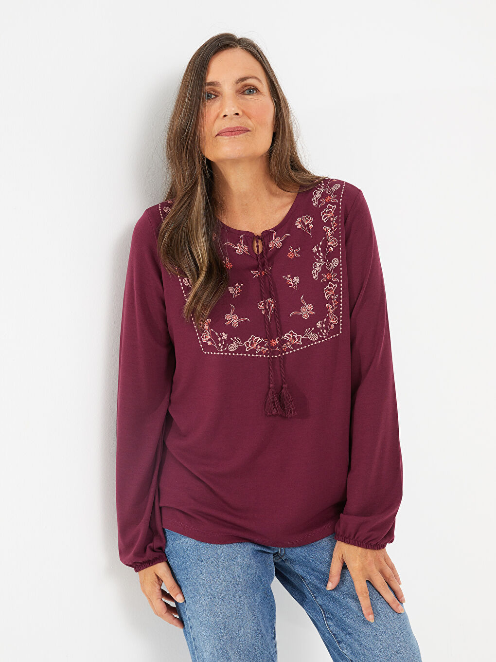 Bordo Bağlamalı Yaka Baskılı Uzun Kollu Kadın Tişört