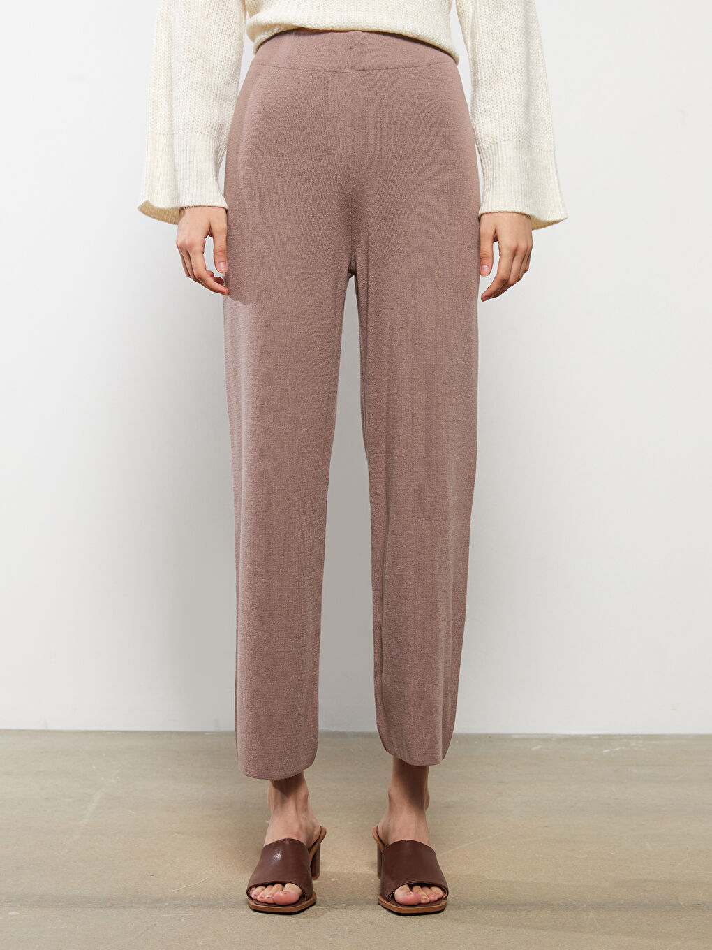 Gri Kadın Beli Lastikli Düz Triko Pantolon-4