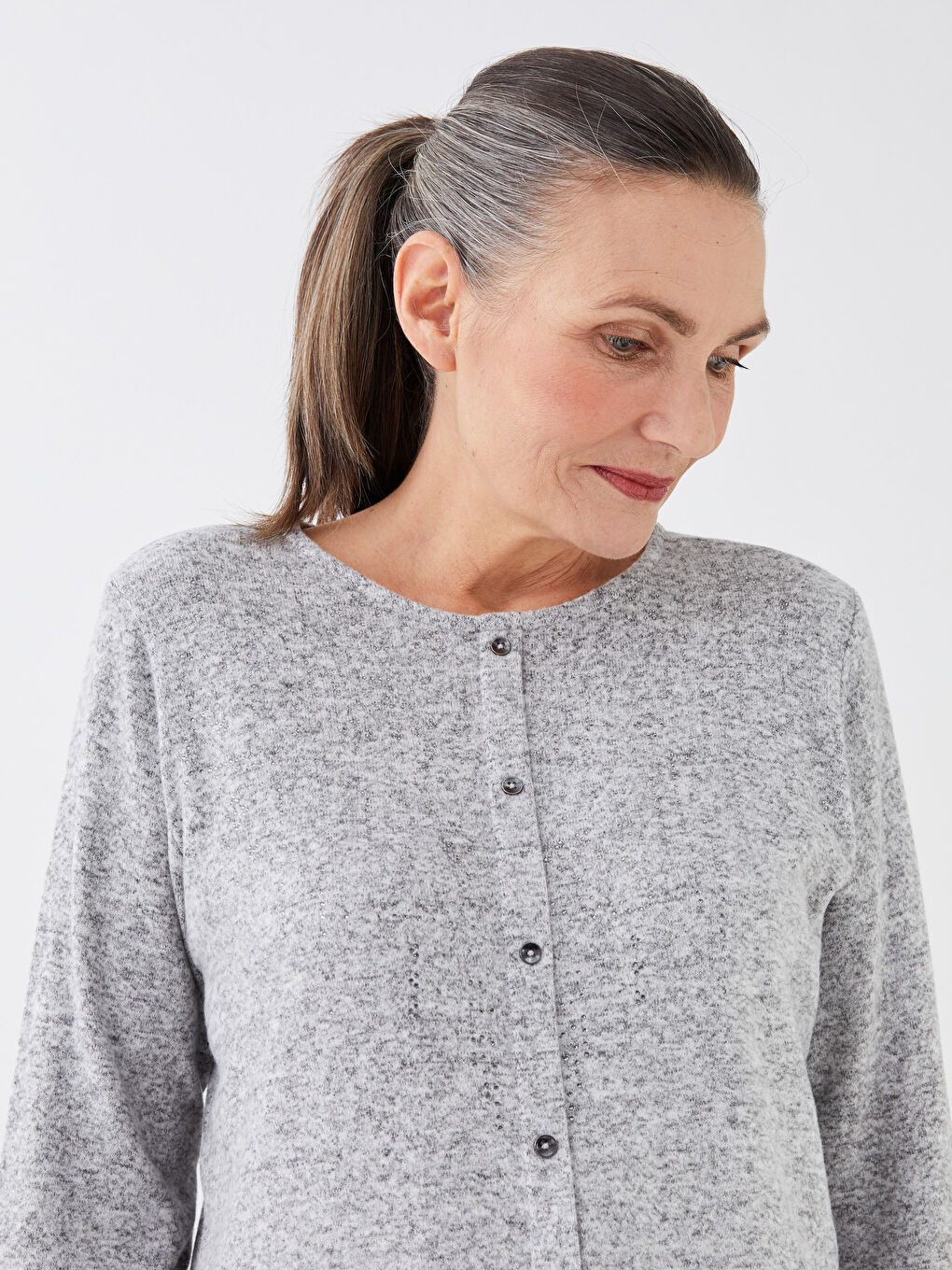 Gri Bisiklet Yaka Taşlı Uzun Kollu Kadın Bluz-1