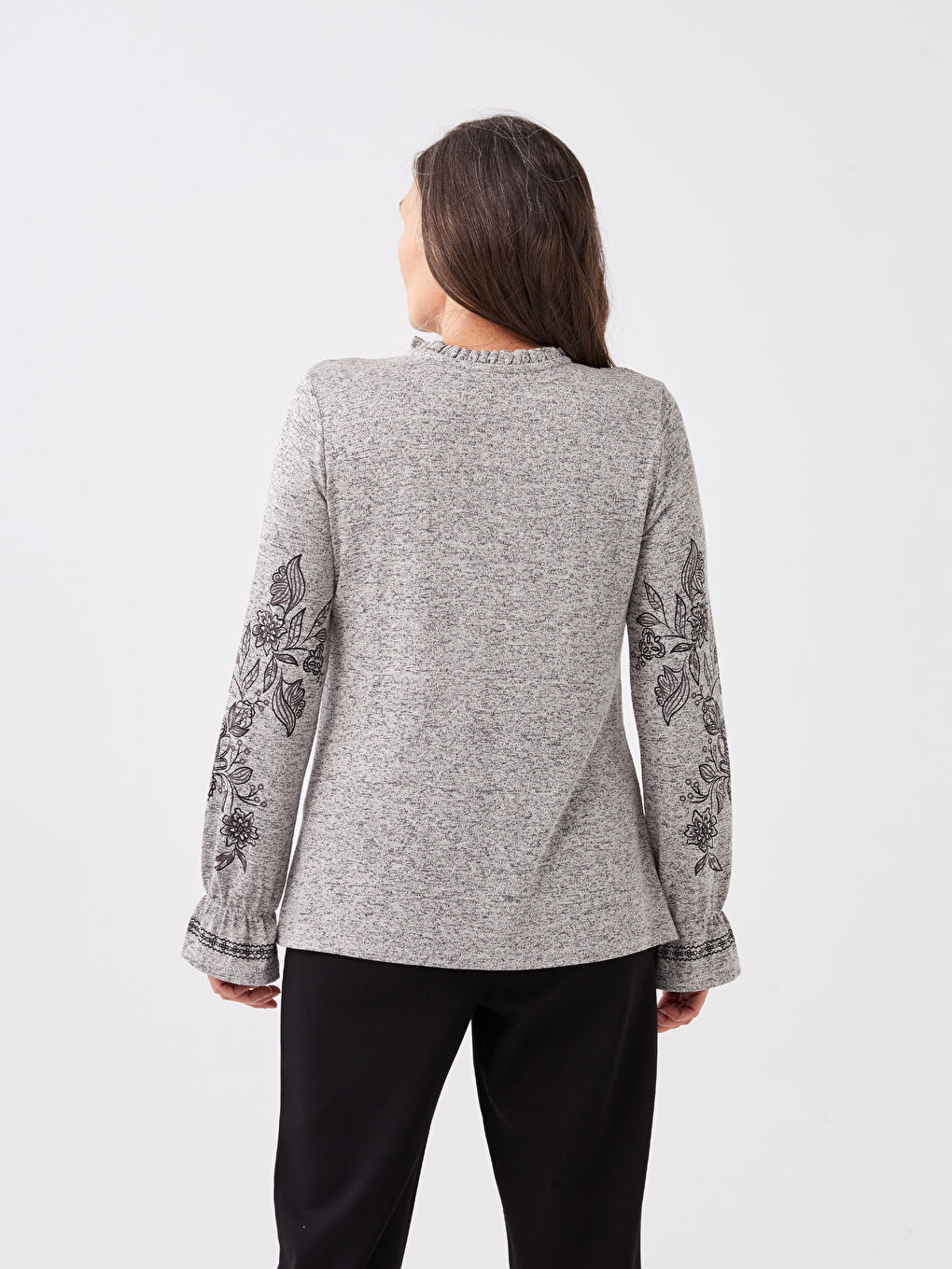 Gri Bağlamalı Yaka Nakışlı Uzun Kollu Kadın Bluz-4