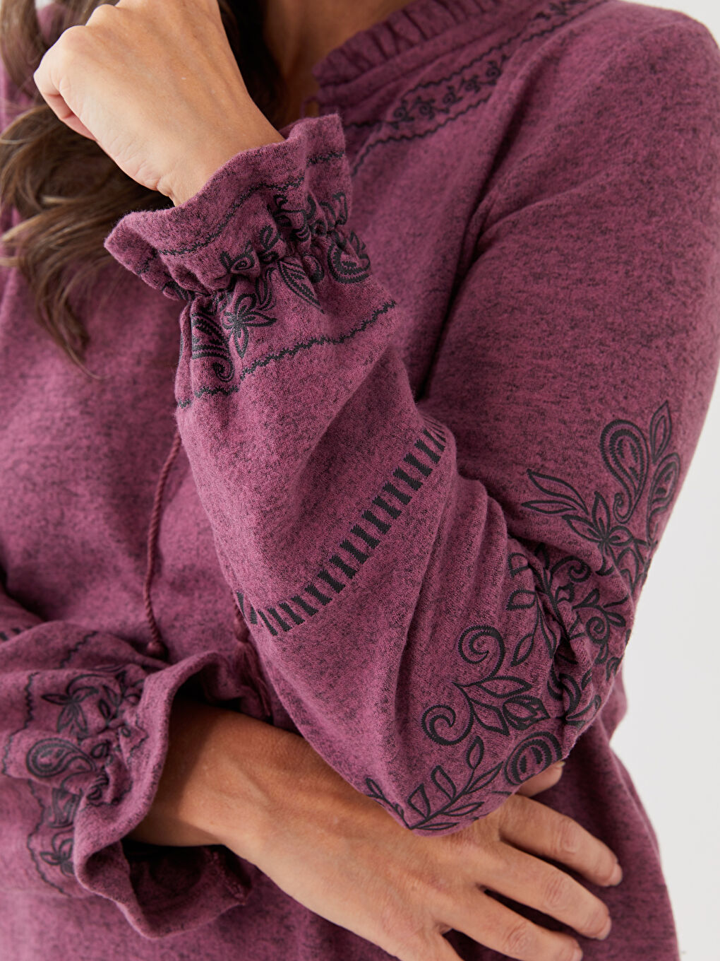 Mor Bağlamalı Yaka Nakışlı Uzun Kollu Kadın Bluz-3