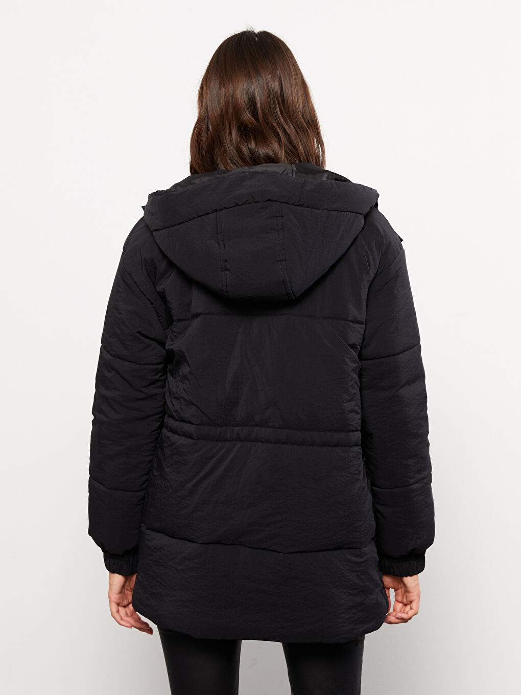 Siyah Kadın Kapüşonlu Düz Şişme Mont-6