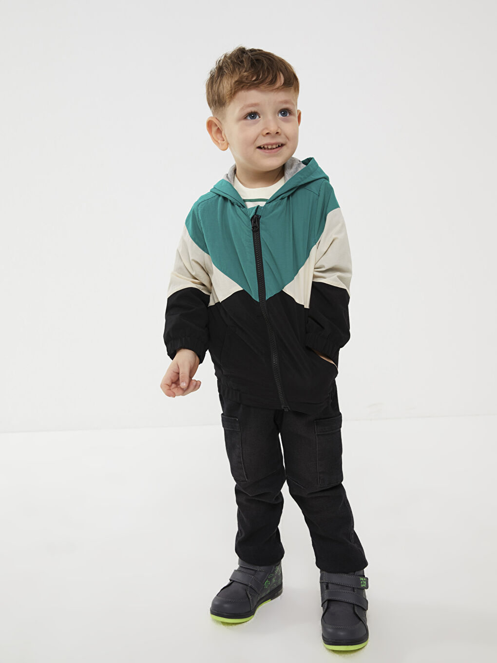 Gri Cırt Cırtlı Tabanı Işıklı Erkek Bebek Bot-1