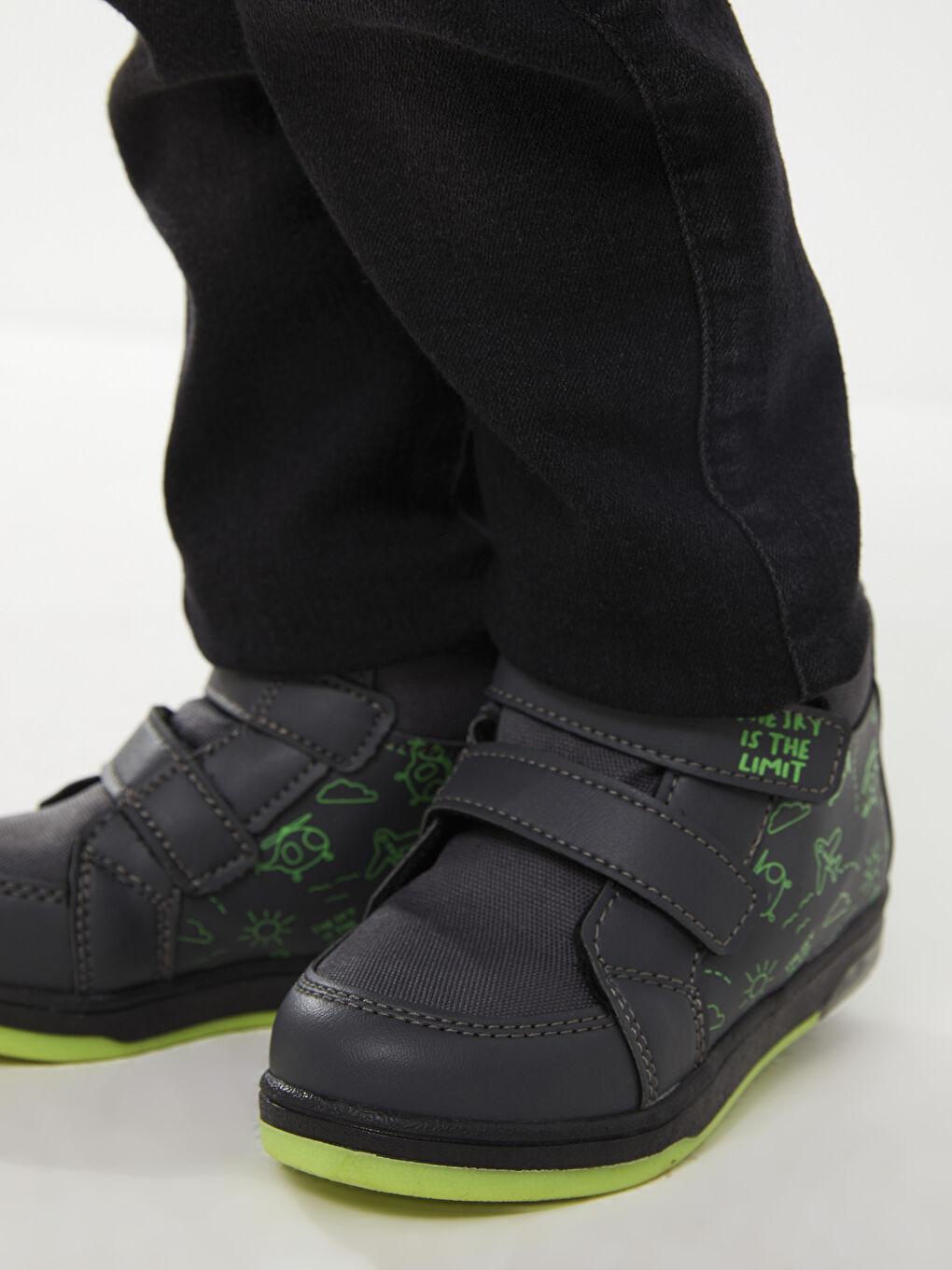 Gri Cırt Cırtlı Tabanı Işıklı Erkek Bebek Bot-3