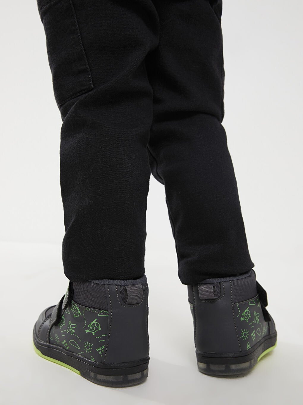 Gri Cırt Cırtlı Tabanı Işıklı Erkek Bebek Bot-4