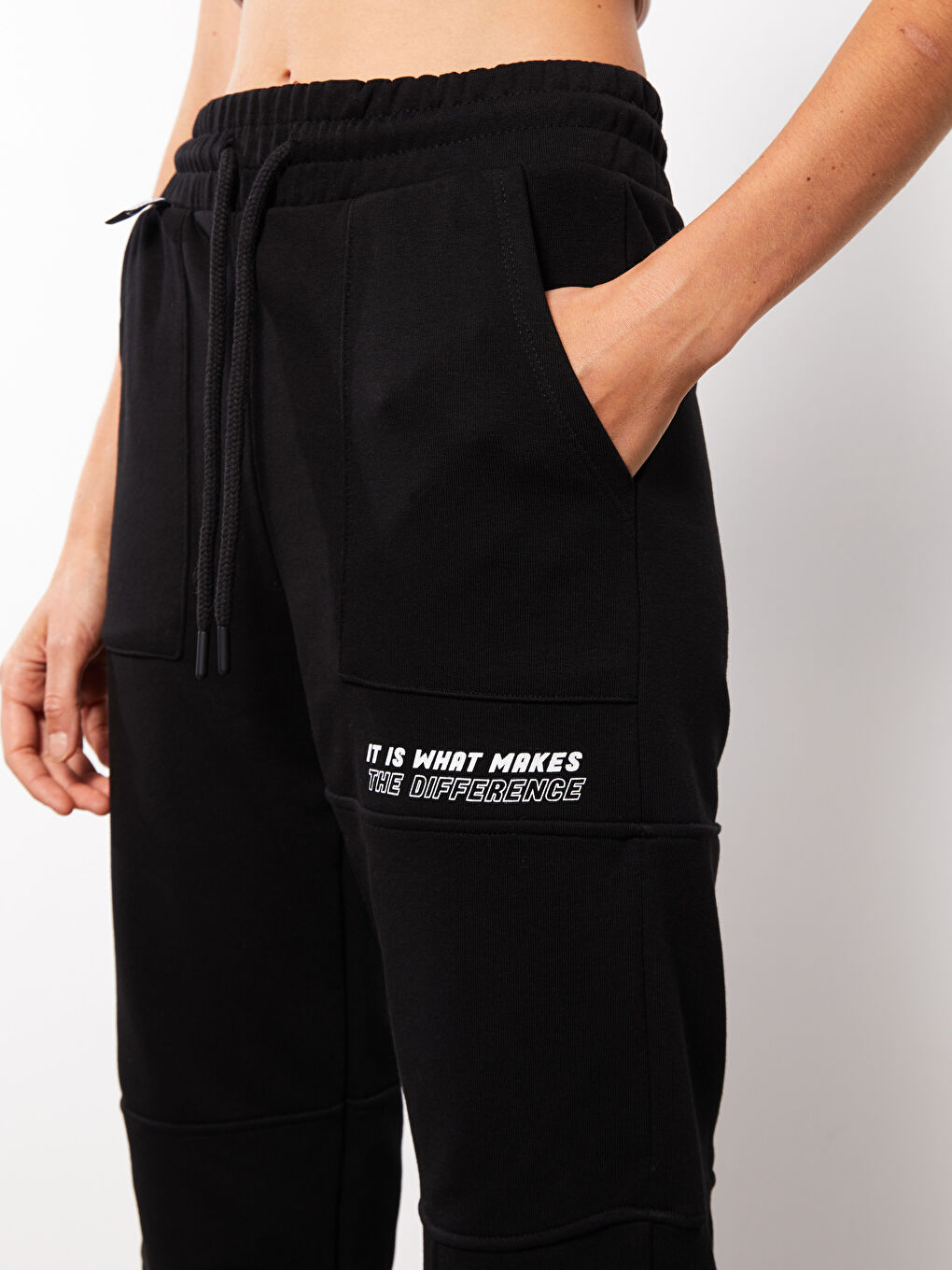 LCW ڤیژن پانتۆڵی ئارەقەی کەمەر لاستیکی چاپکراوی بۆ ژنان -W2DQ04Z8-RQN