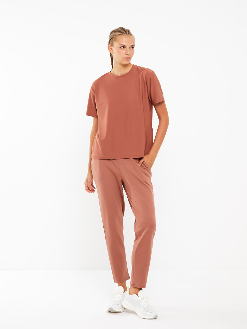 Kahverengi Bisiklet Yaka Düz Kısa Kollu Kadın Spor Tişört-1