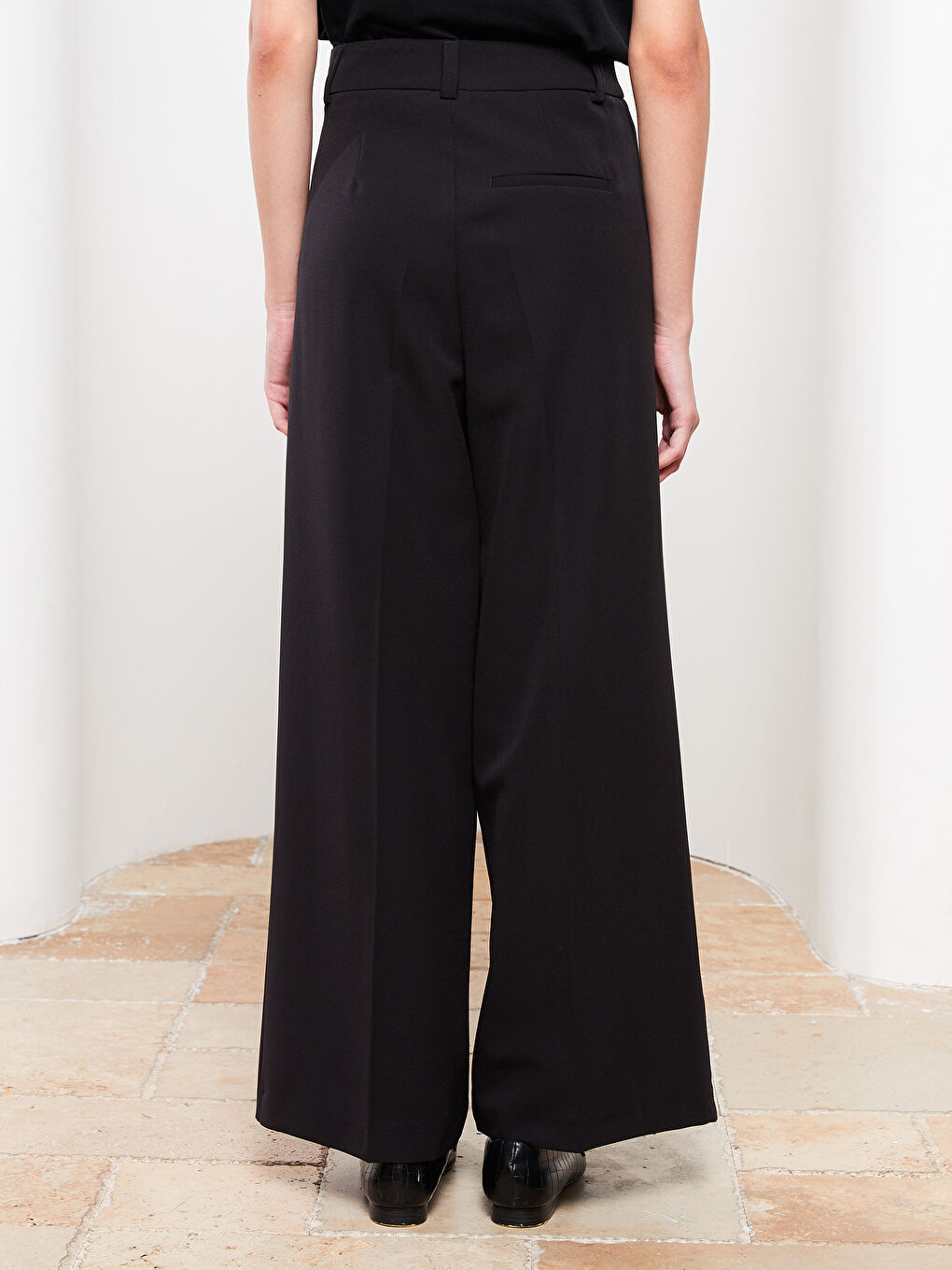 Siyah Kadın Rahat Kalıp Düz Pantolon-4