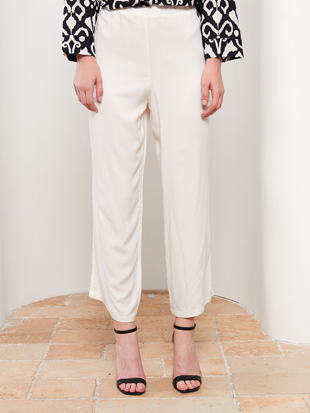 LCW Modest Elastische Taille Bequeme Passform Gerade Viskose Damenhose -W2DT49Z8-FDH