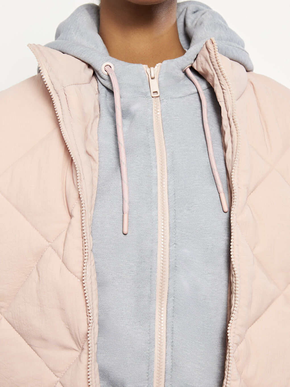 Pembe Kapüşonlu Kapitone Kadın Şişme Mont-4