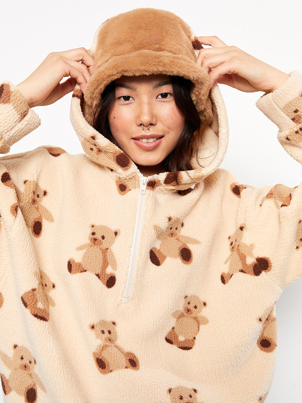 Ekru Kapüşonlu Desenli Uzun Kollu Kadın Pelüş  Sweatshirt