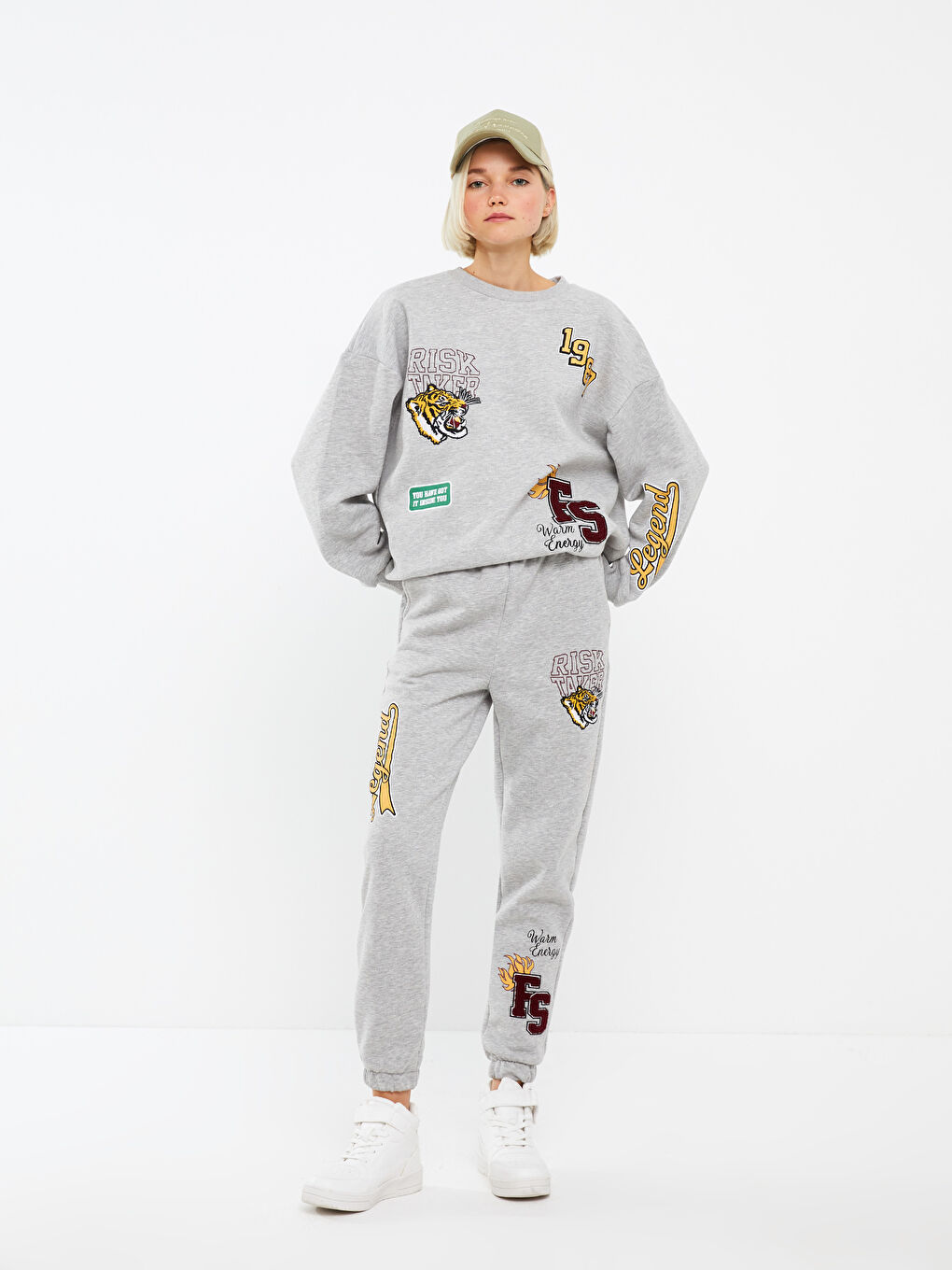 بنطلون رياضي مطبوع بخصر مرن للسيدات-1