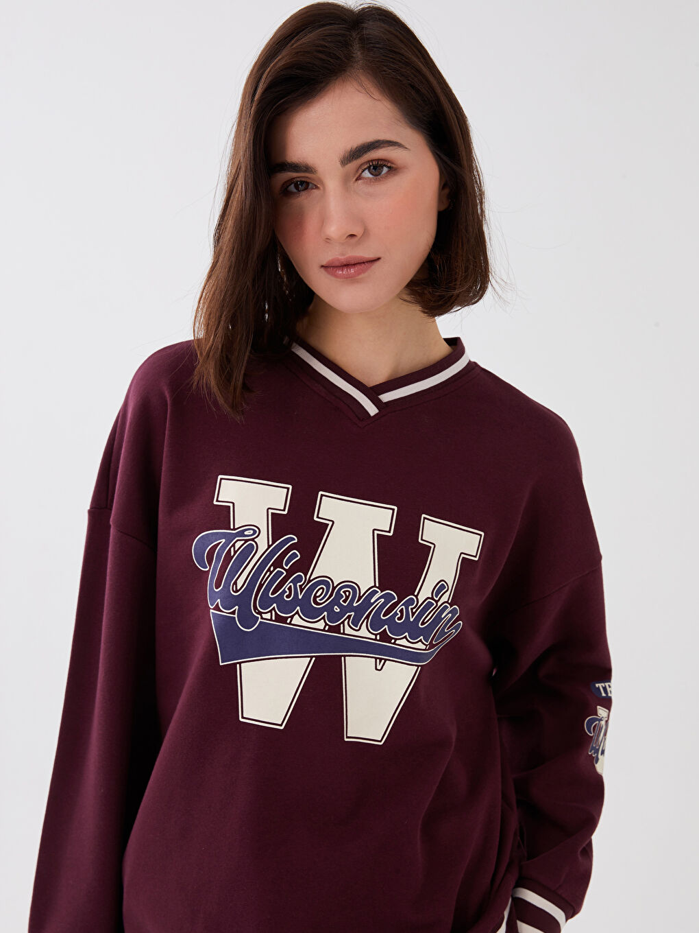 LCW Vision Bordo V Yaka Baskılı Kadın Kalın Sweatshirt - 2