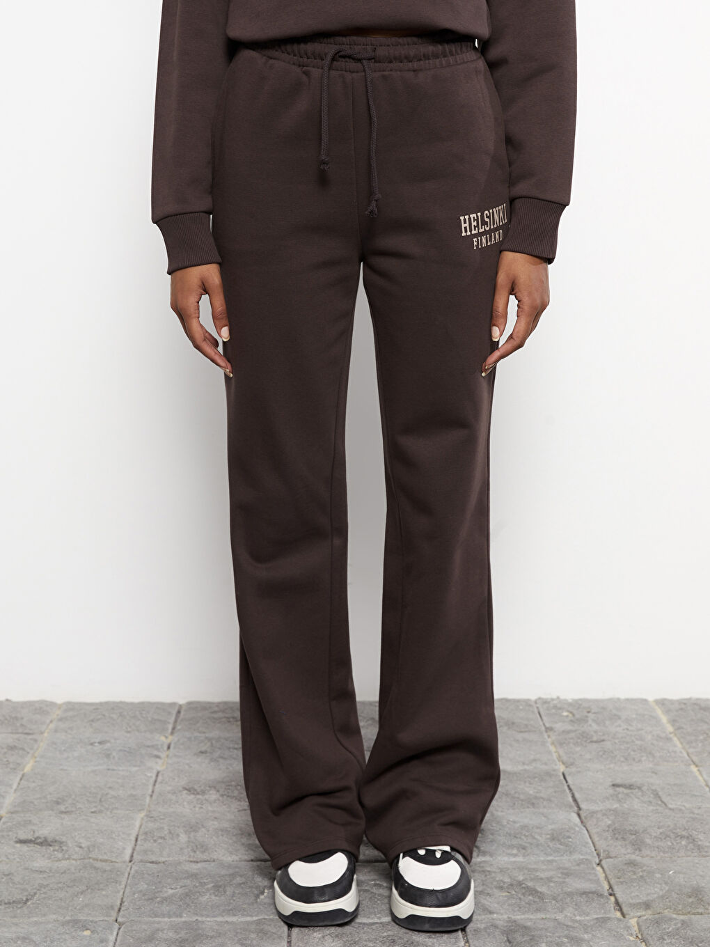 Kahverengi Beli Lastikli Baskılı Kadın Kalın Eşofman Altı-2