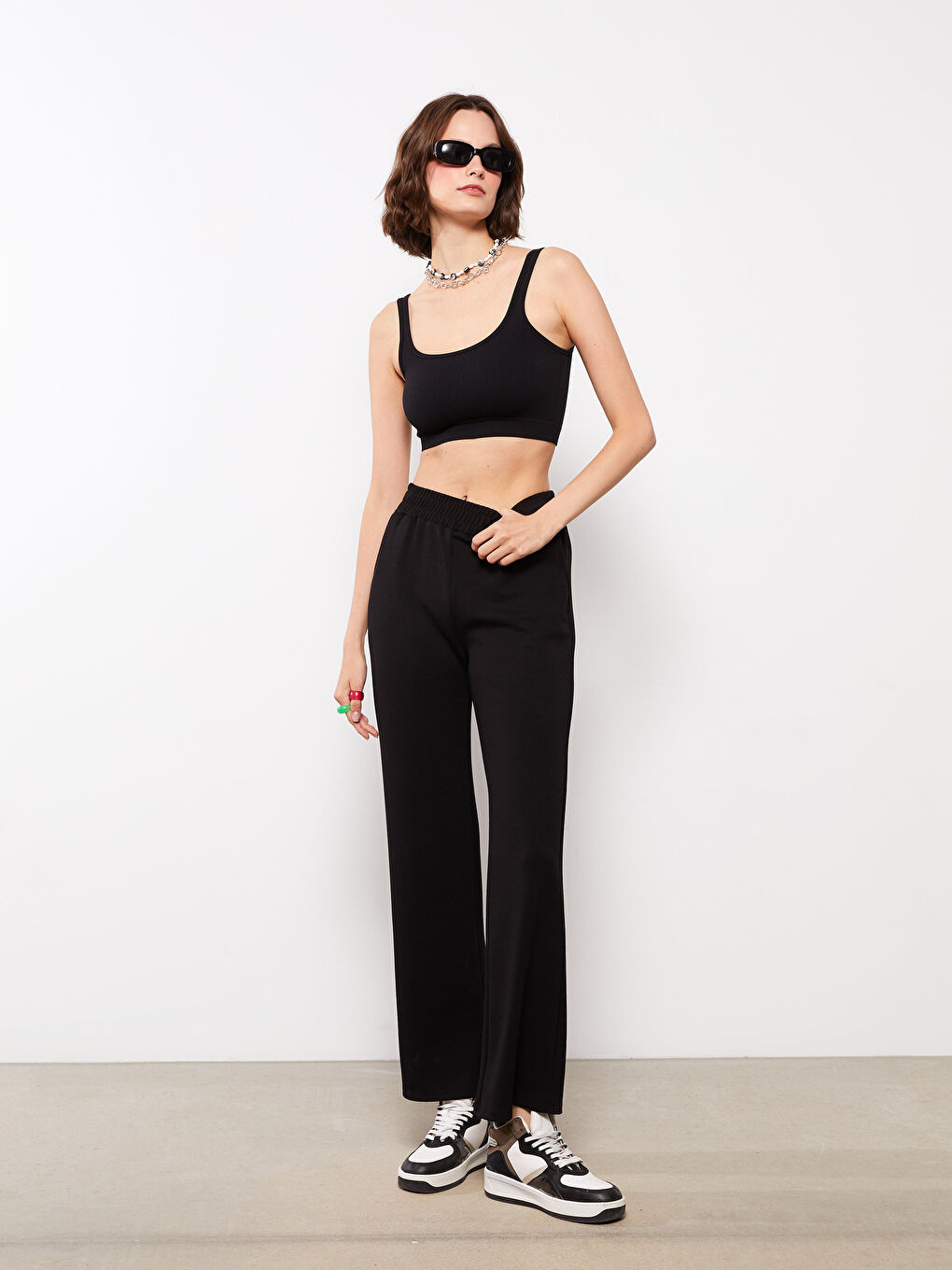 بنطلون رياضي سادة بخصر مرن للسيدات-1