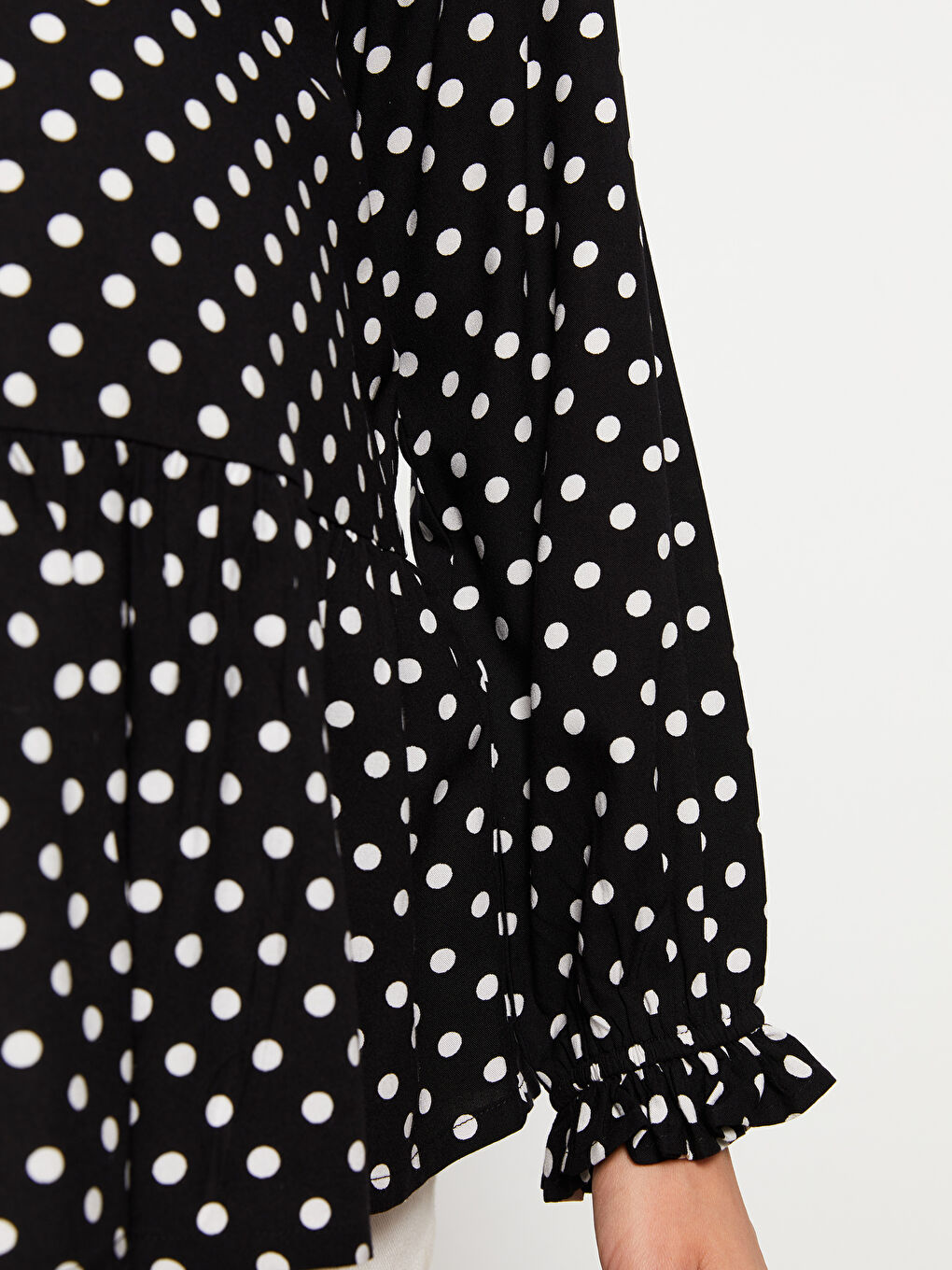 Блузка для беременных в горошек с круглым вырезом и длинными рукавами-3