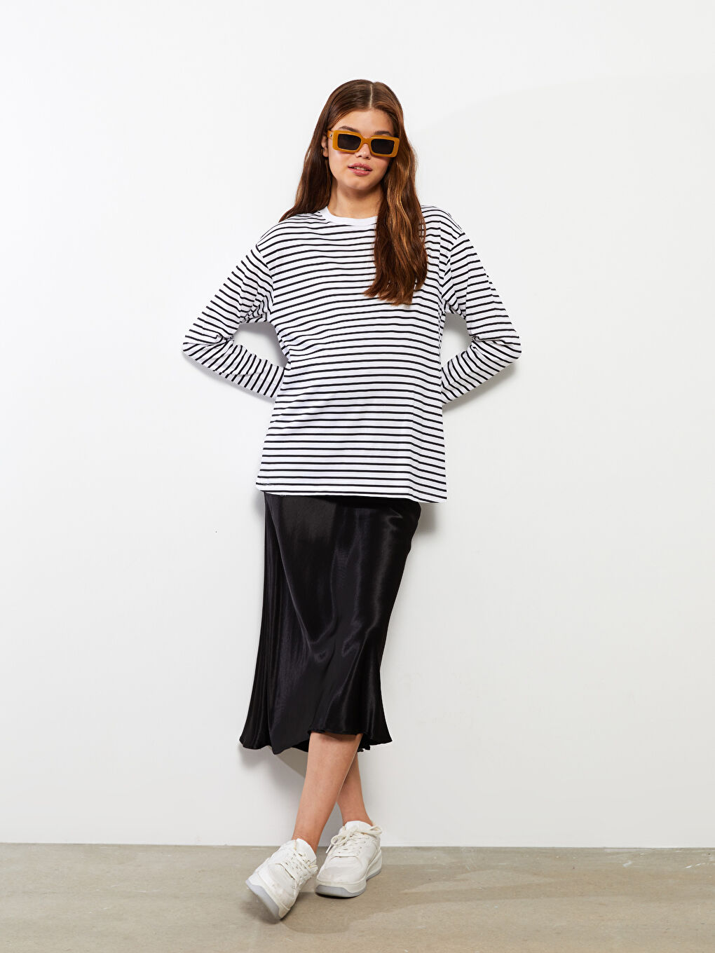 Crew Neck Striped Long Sleeve Cotton Maternity T-shirt-1