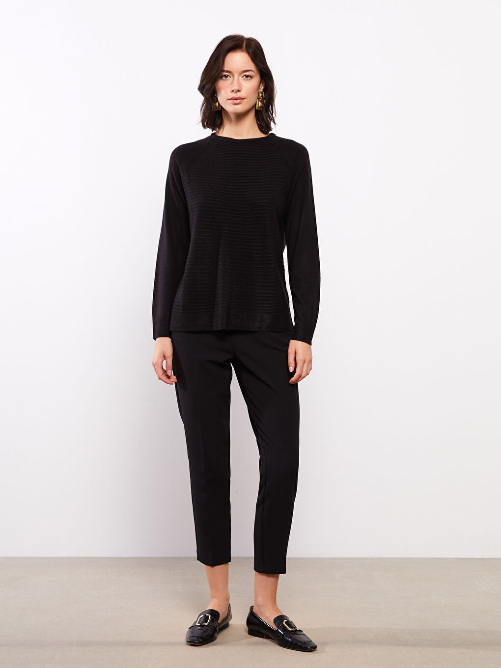 Siyah Bisiklet Yaka Kendinden Desenli Uzun Kollu Kadın Triko Kazak