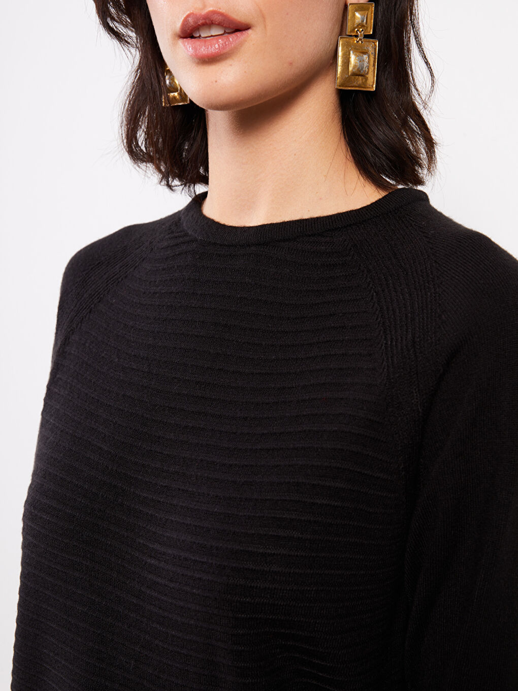 Siyah Bisiklet Yaka Kendinden Desenli Uzun Kollu Kadın Triko Kazak-3