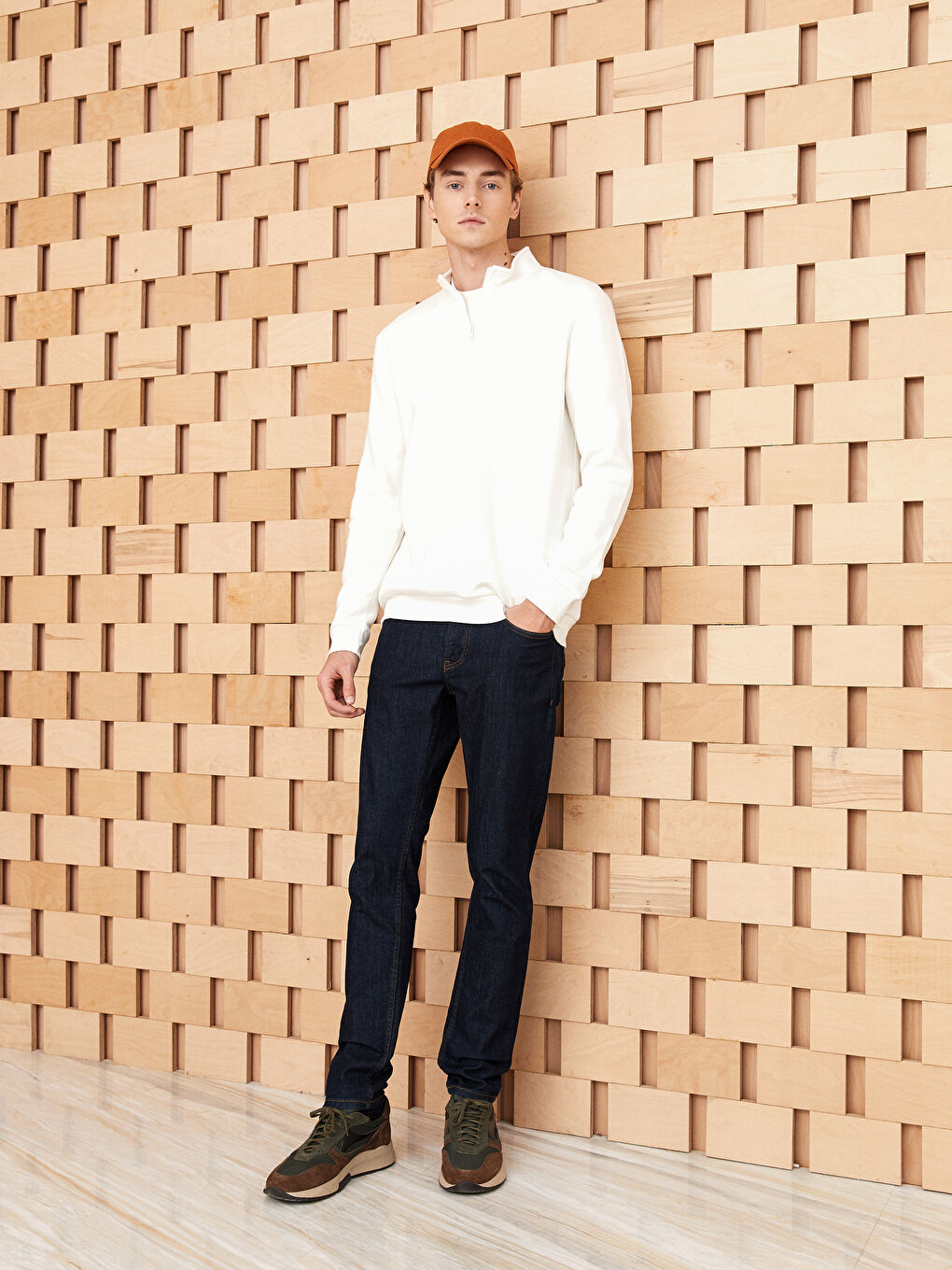 Ekru Dik Yaka Uzun Kollu Erkek Kalın Sweatshirt-2