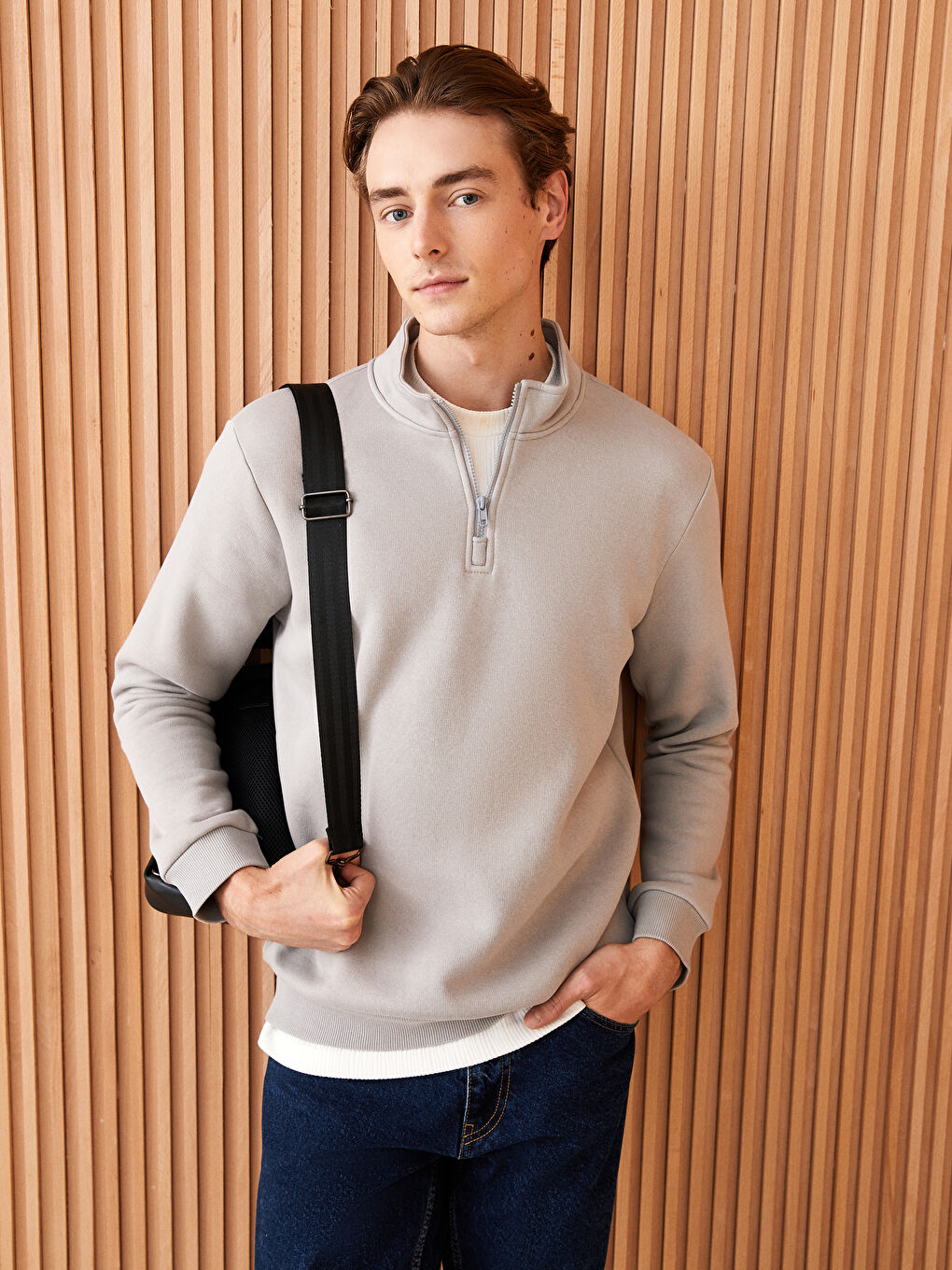 Gri Dik Yaka Uzun Kollu Erkek Kalın Sweatshirt