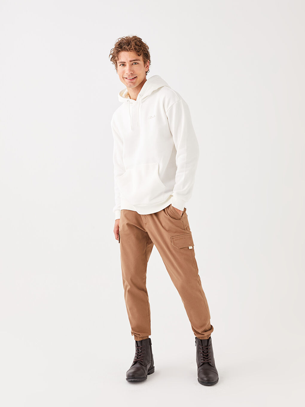 Beyaz Uzun Kollu Nakışlı Erkek Kalın Hoodie-4