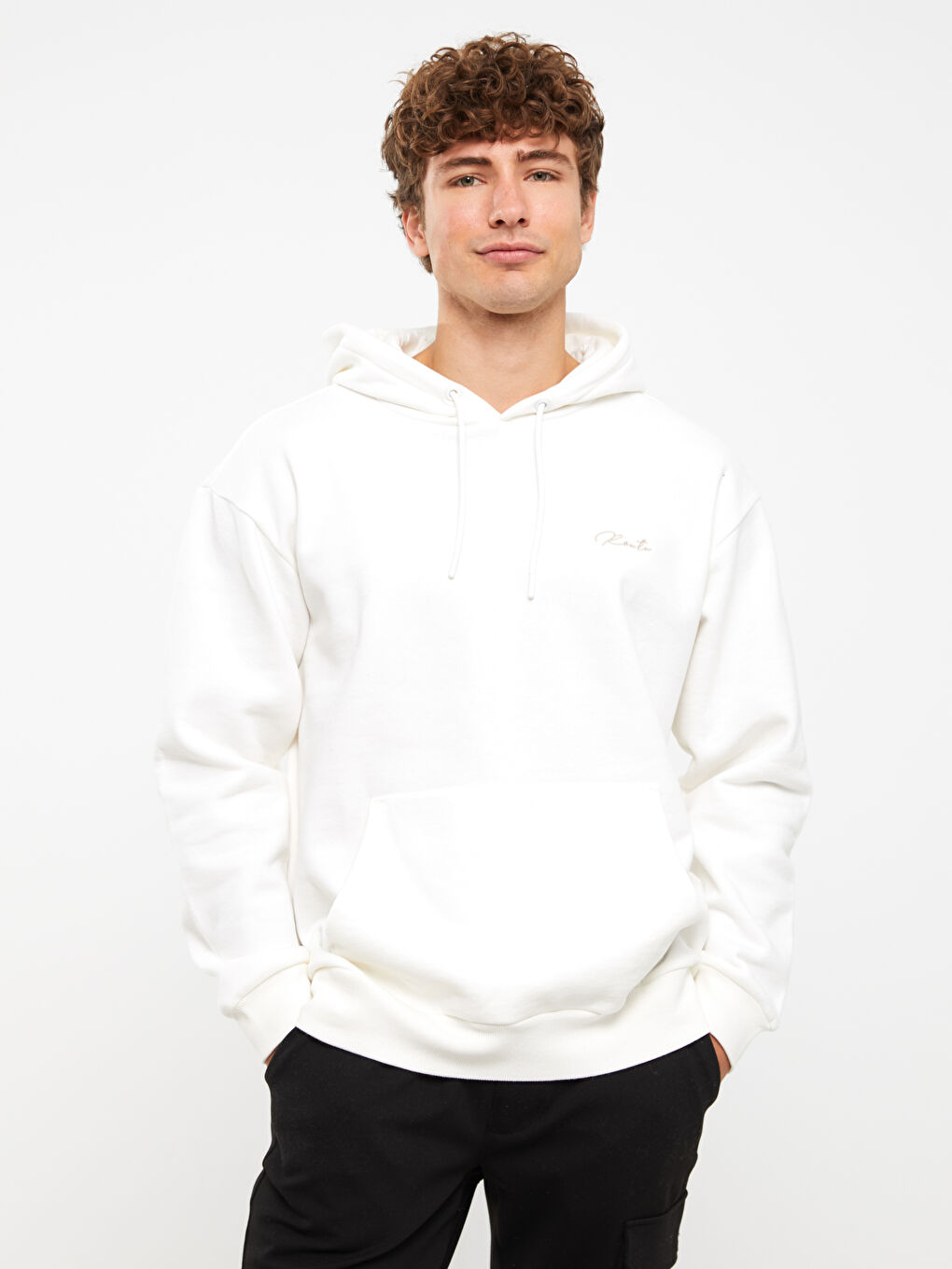 Beyaz Uzun Kollu Nakışlı Erkek Kalın Hoodie-7