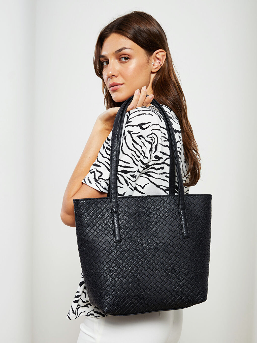 Leather Look Patterned Women Arm Bag