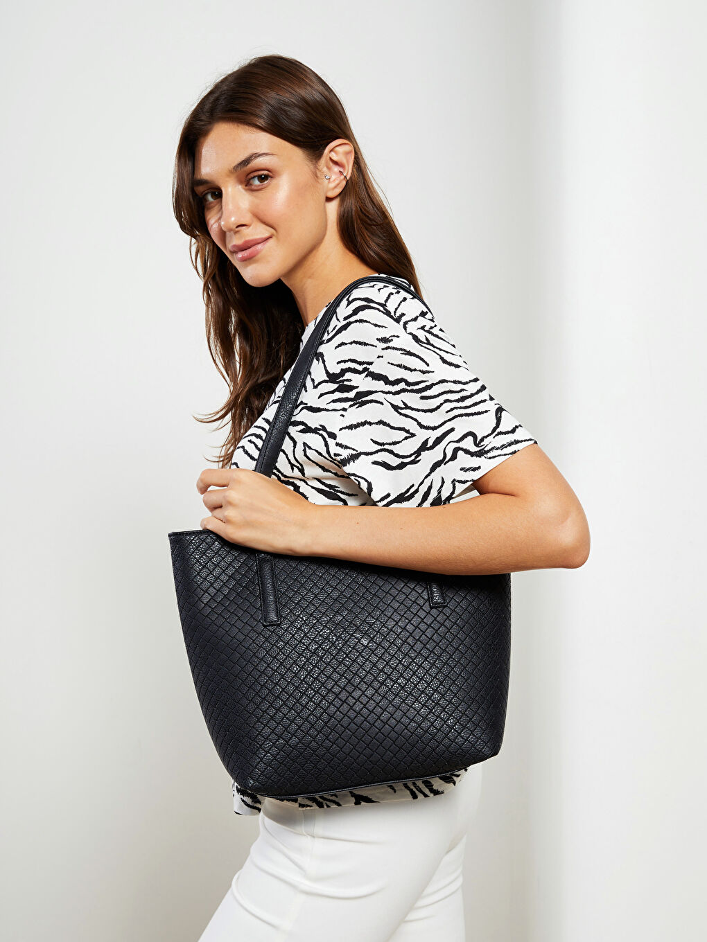 Leather Look Patterned Women Arm Bag-1