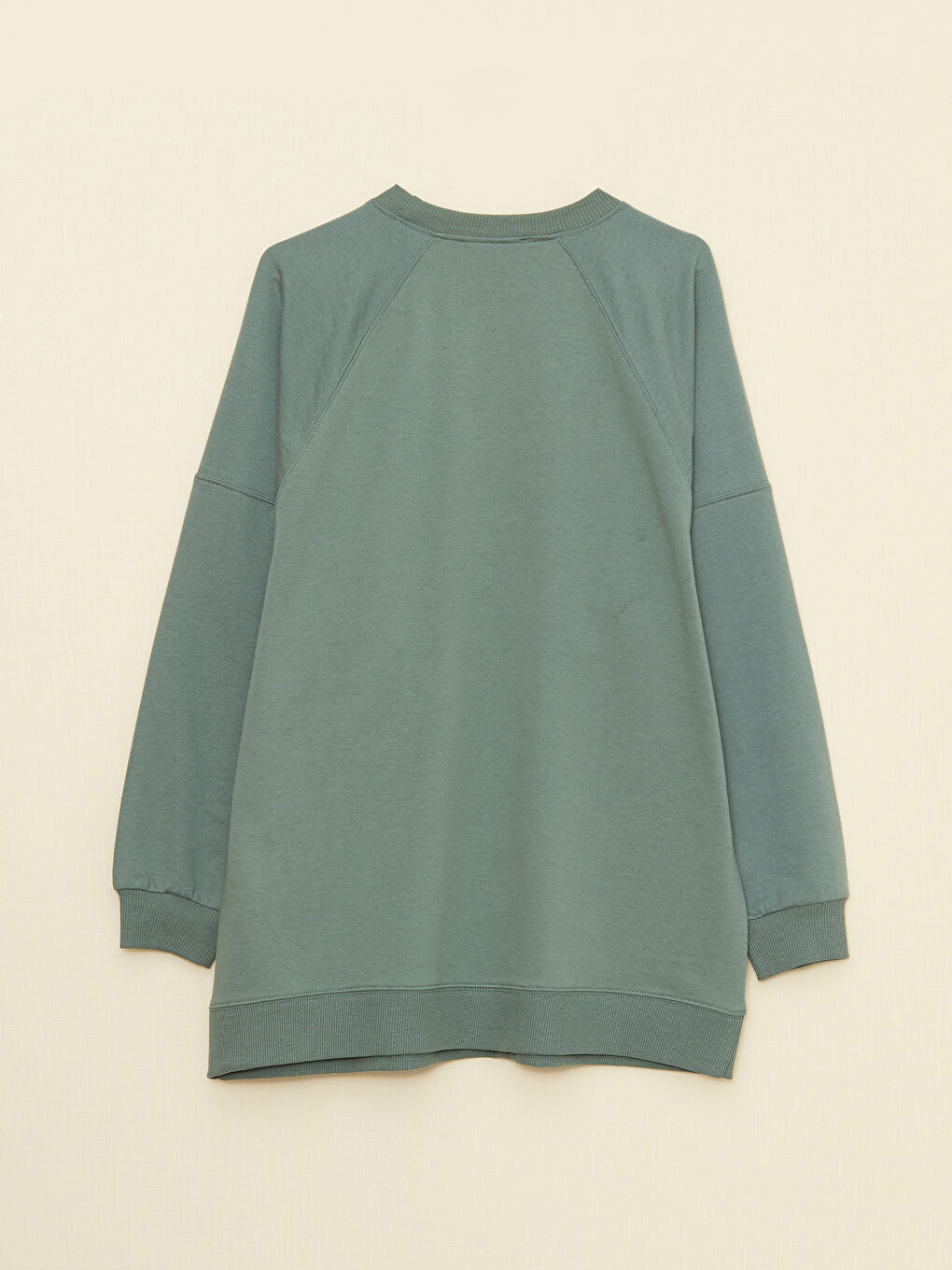 تونيك سويتشيرت أوفراسايز كم طويل مطرز بياقة دائرية للسيدات-1