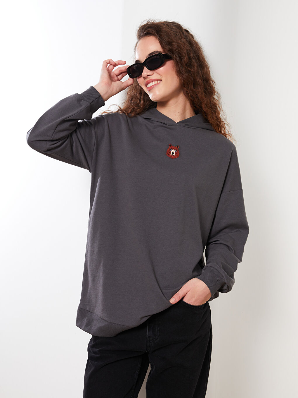 Gri Kapüşonlu Nakışlı Uzun Kollu Oversize Kadın Sweatshirt Tunik