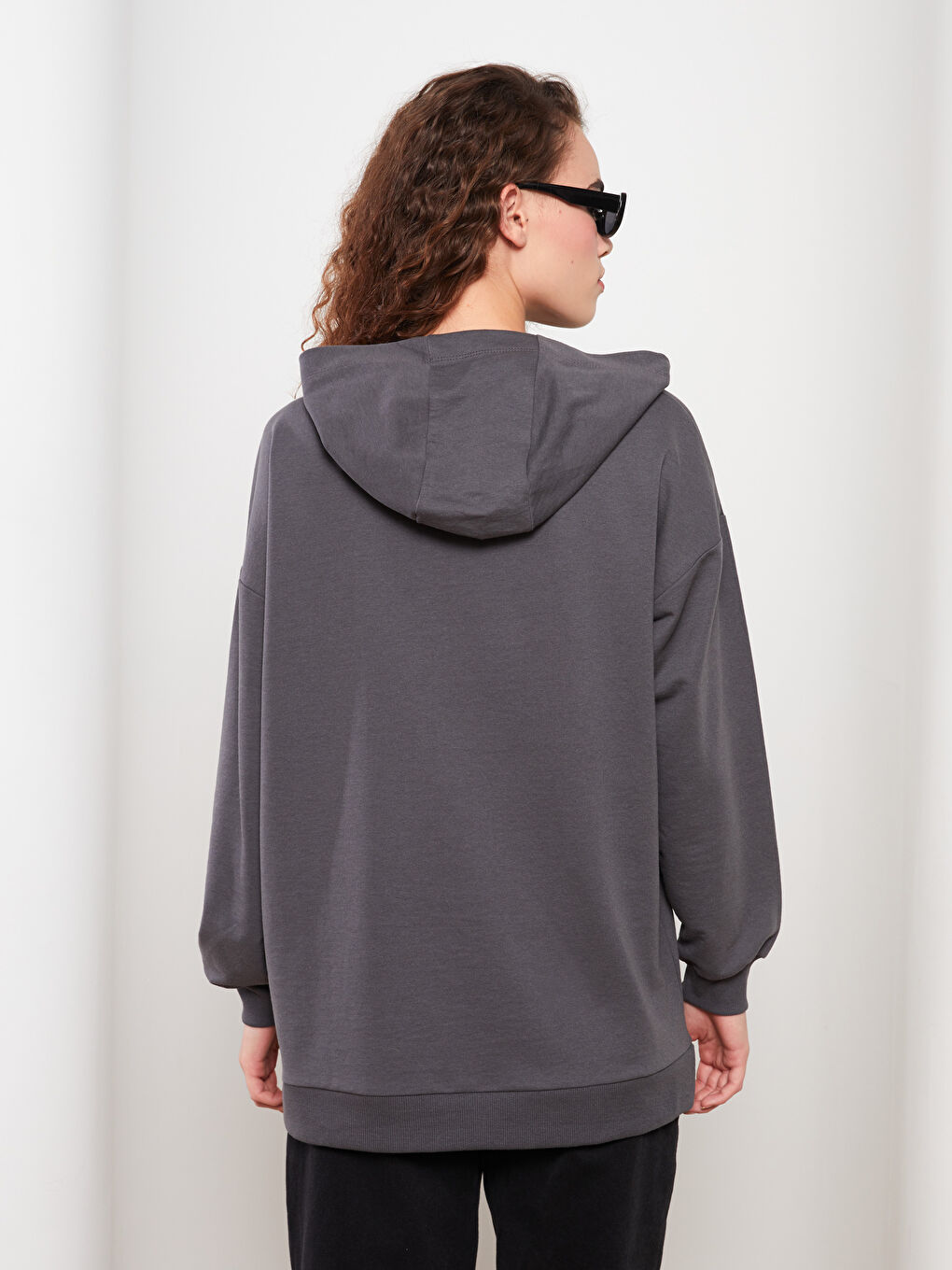 Gri Kapüşonlu Nakışlı Uzun Kollu Oversize Kadın Sweatshirt Tunik-4