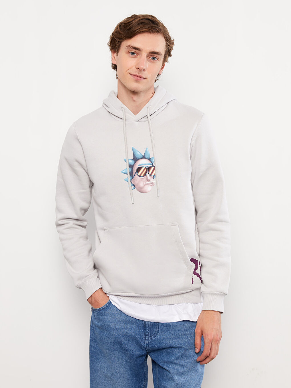 LCW Casual Açık Gri Uzun Kollu Rick and Morty Baskılı Erkek Hoodie - 1