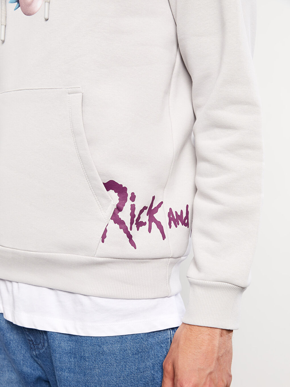 LCW Casual Açık Gri Uzun Kollu Rick and Morty Baskılı Erkek Hoodie - 3