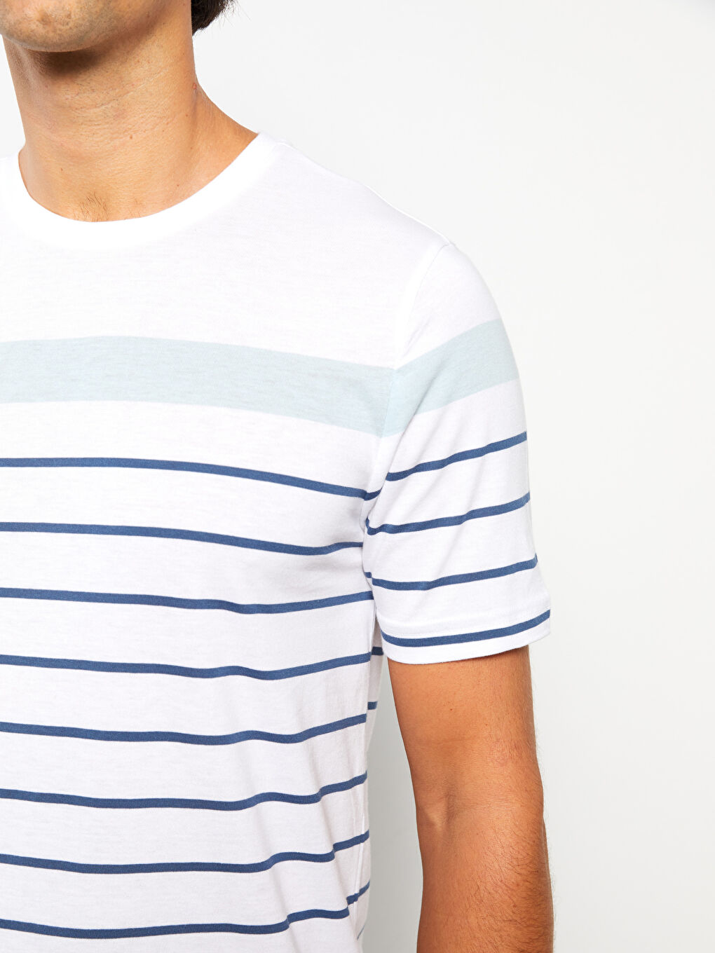 تي شيرت رجالي ياقة دائرية كم قصير مخطط جيرسي-3