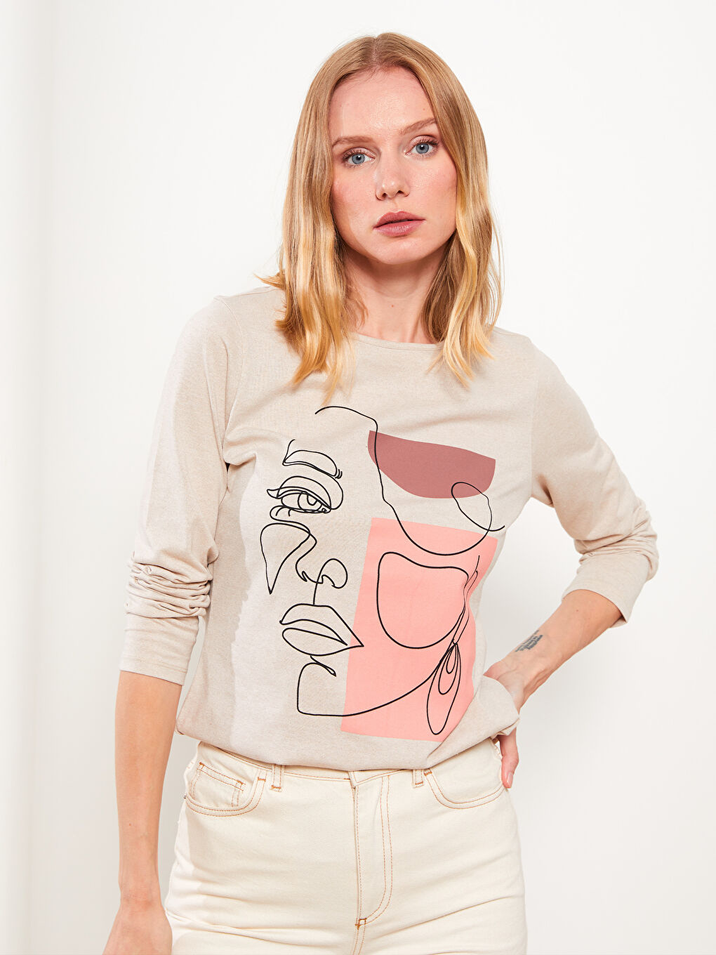 Bej Bisiklet Yaka Baskılı Uzun Kollu Kadın Tişört-2