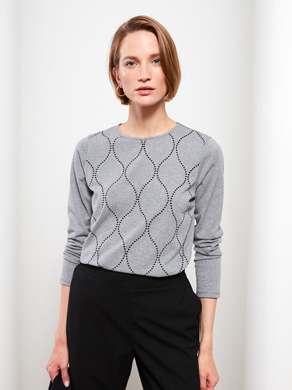 Gri Bisiklet Yaka Desenli Uzun Kollu Kadın Tişört-1